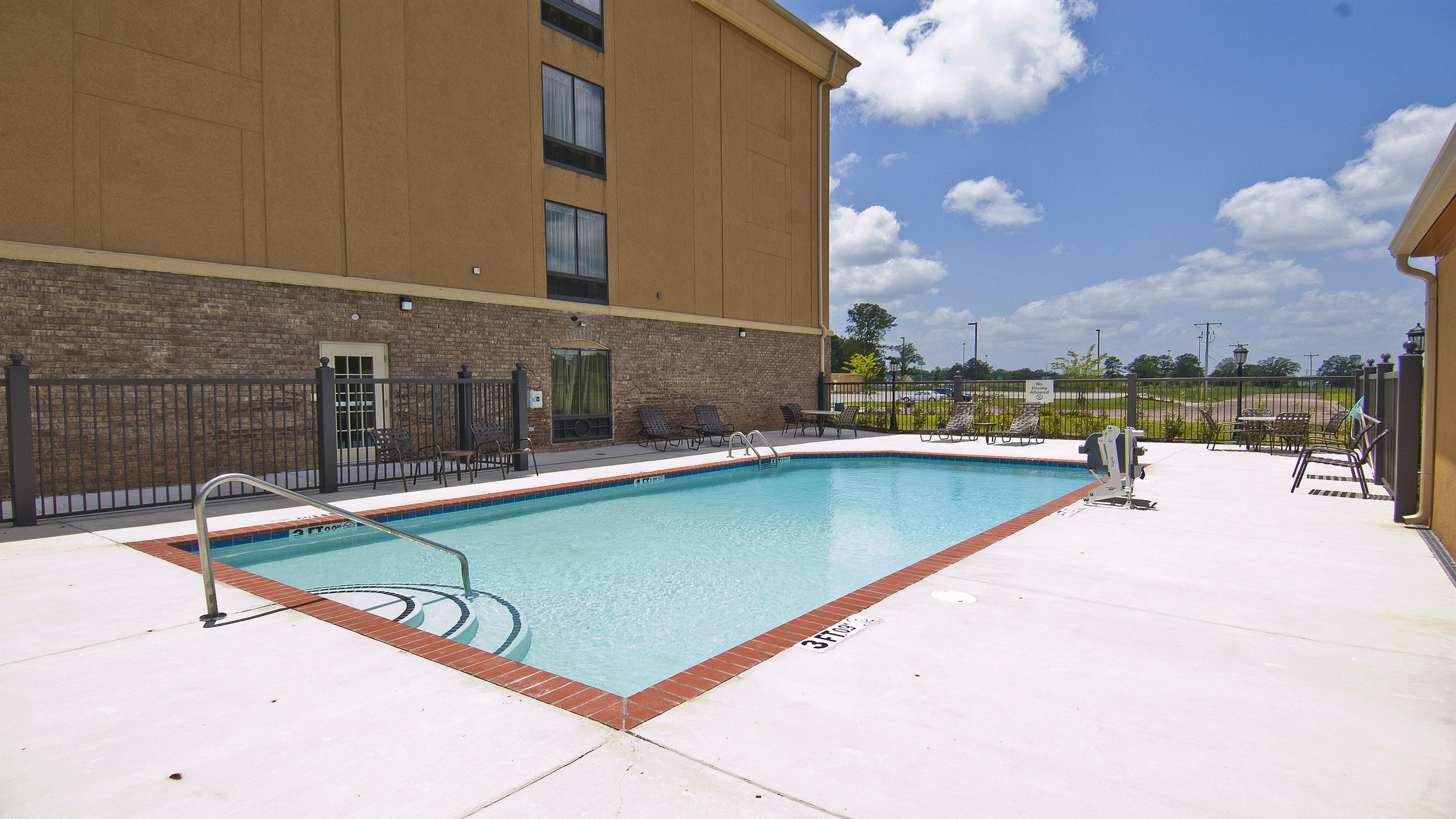 Holiday Inn Express & Suites Jackson/Pearl International Airport Exteriör bild